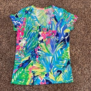 Lily Pulitzer V-neck, Medium